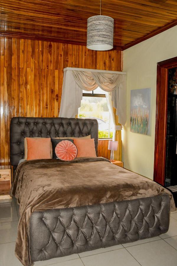 Poas Paradise Bed & Breakfast Poasito Екстериор снимка